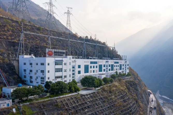 乐山电力与国能大渡河公司签署合作协议 共同推进储能建设